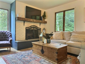 BearLeft- central, pool, hot tub, stylish, shuttle